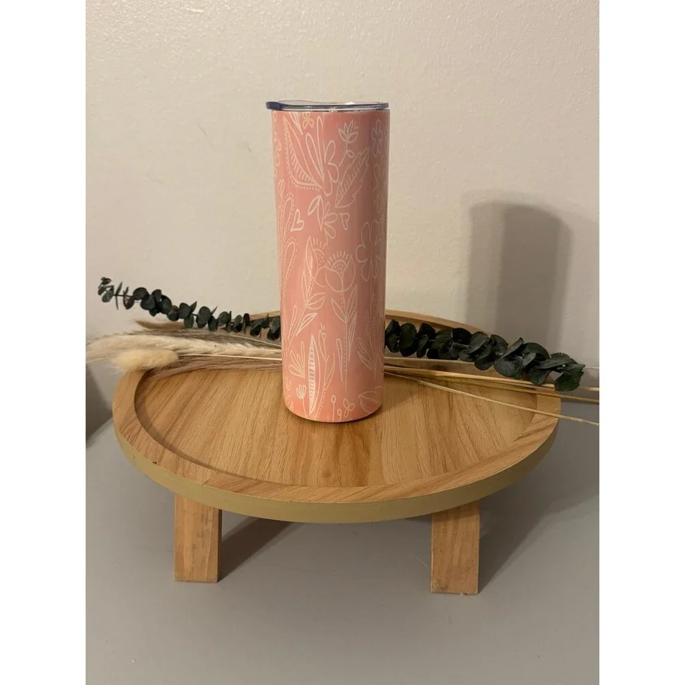 Tumbler‎ with office items